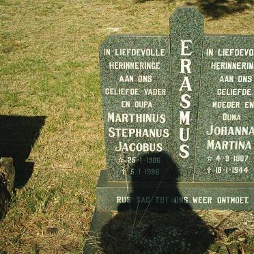 ERASMUS Marthinus Stephanus Jacobus 1906-1986 &amp; Johanna Martina 1907-1944