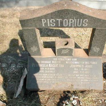 PISTORIUS Johannes Jurie 188?-1951 &amp; Petronella Mageretha 1898-1957