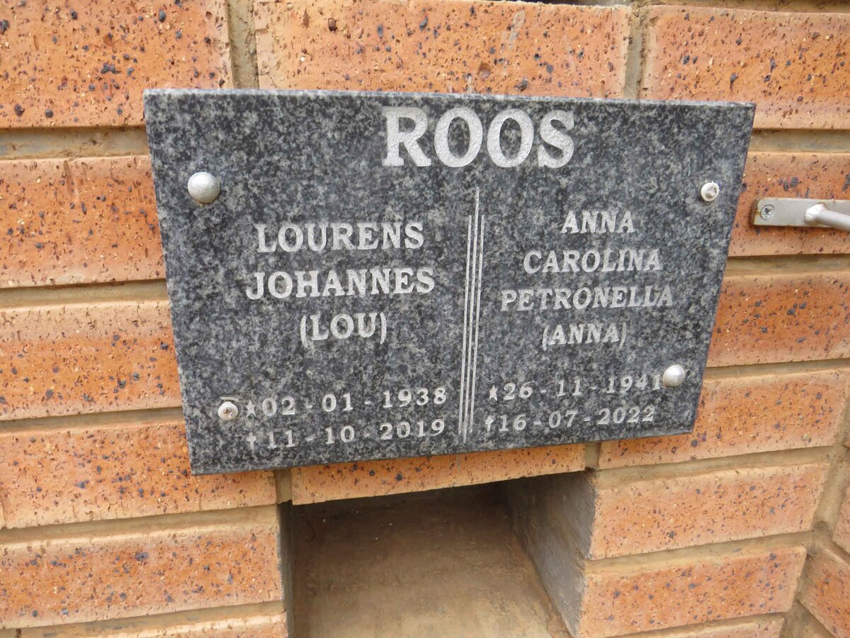 ROOS Lourens Johannes 1938-2019 & Anna Carolina Petronella 1941-2022