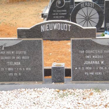 NIEUWOUDT Tielman 1900-1976 &amp; Johanna W. 1896-1979