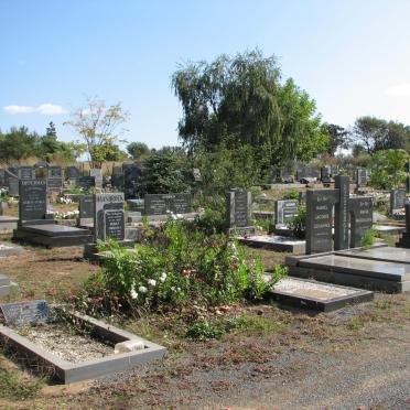 North West, SWARTRUGGENS, New cemetery