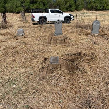 North West, SCHWEIZER-RENEKE district, Lot 29 8 HO, Calvyn, farm cemetery