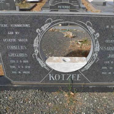 KOTZEE Cornelius Gregorius 1908-1978 &amp; Susarah Deborah Johanna 1914-1977
