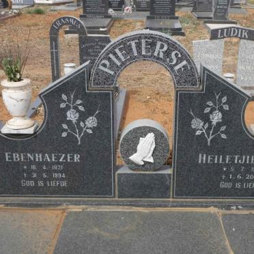 PIETERSE Ebenhaezer 1921-1994 &amp; Heiletjie H.M. 1922-2005