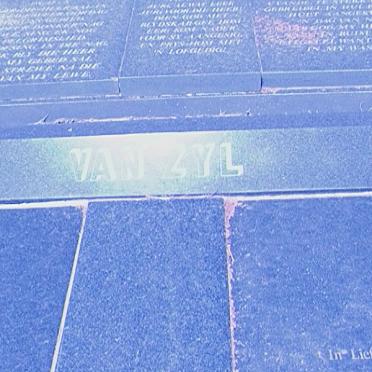 ZYL J.G., van 1922 - 2000 en M.S. KOTZE 1927-2011 