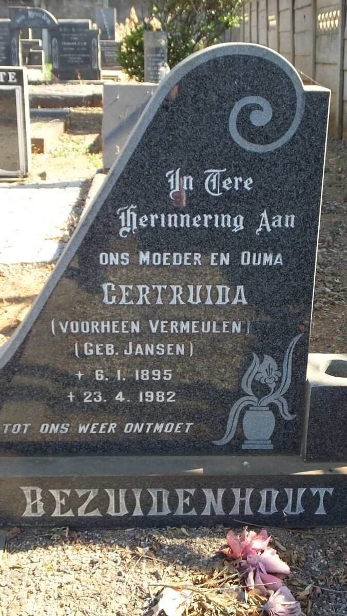 BEZUIDENHOUT Gertruida voorheen VERMEULEN nee JANSEN 1895-1982