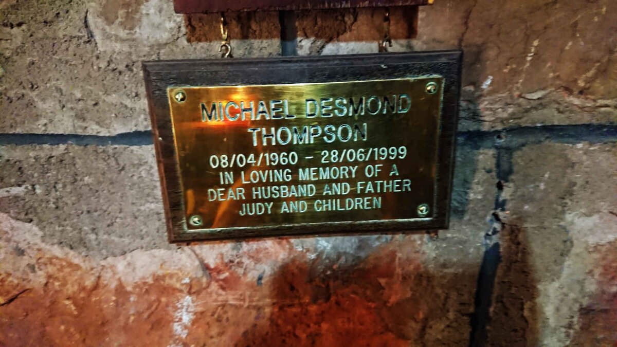 THOMPSON Michael Desmond 1960-1999_2