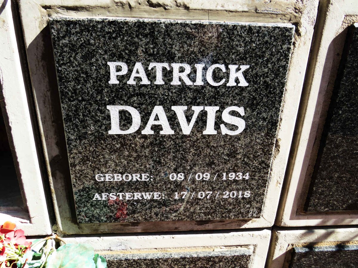 DAVIS Patrick 1934-2018