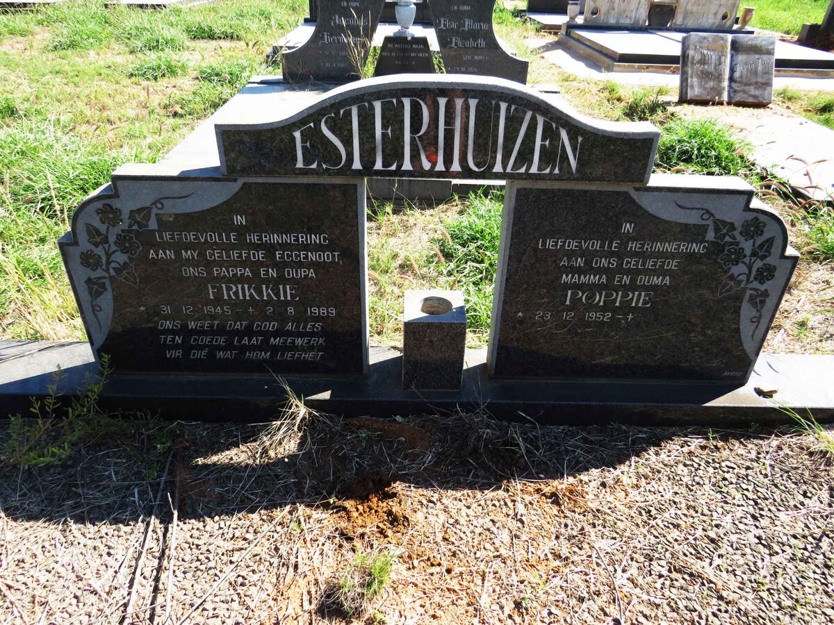 ESTERHUIZEN Frikkie 1945-1989 & Poppie 1952- 