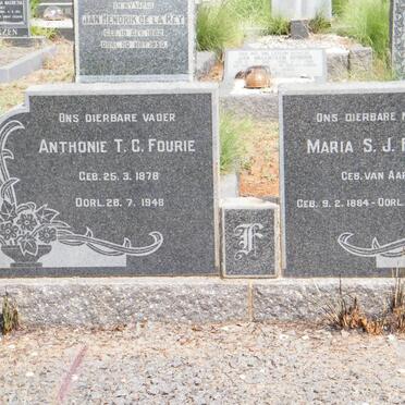 FOURIE Anthonie T.C. 1878-1948 &amp; Maria S.J. VAN AARDT 1884-1958