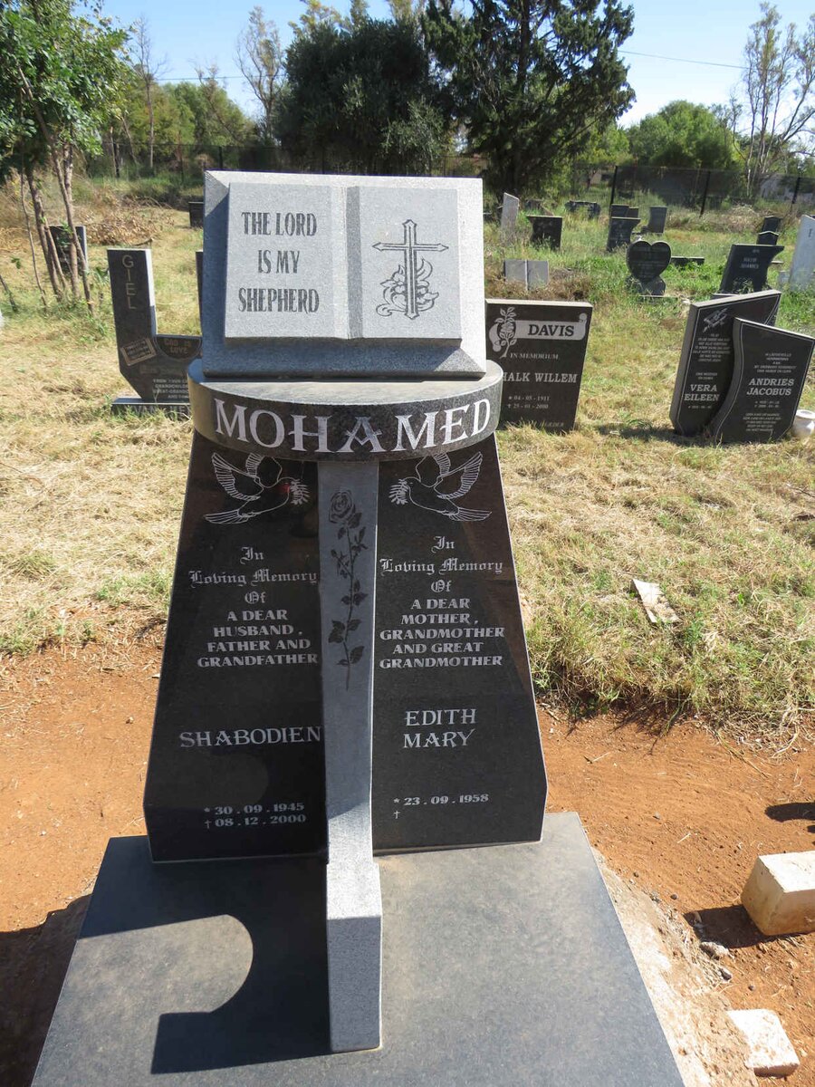 MOHAMED Shabodien 1945-2000 & Edith Mary 1958- 