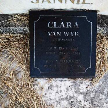 NIEMAND J.?.G. 1894-1960 :: VAN WYK Clara nee NIEMAND 1905-1999_2