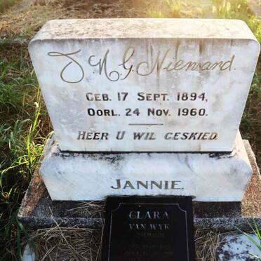 NIEMAND J.?.G. 1894-1960 :: VAN WYK Clara nee NIEMAND 1905-1999_1