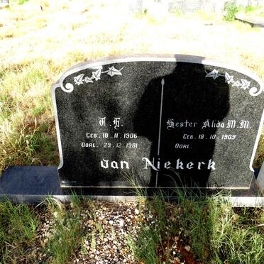 NIEKERK T.?., van 1906-1981 & Hester Alida M.M. 1909-