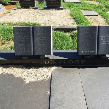 PLOOY Gert J., du 1913-1981 & Petro J. 1919-2008 _1