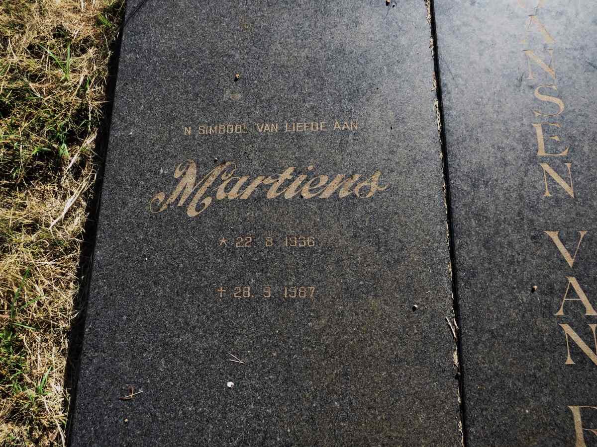 RENSBURG Martiens, Jansen van 1936-1987 & Marie 1942- _2