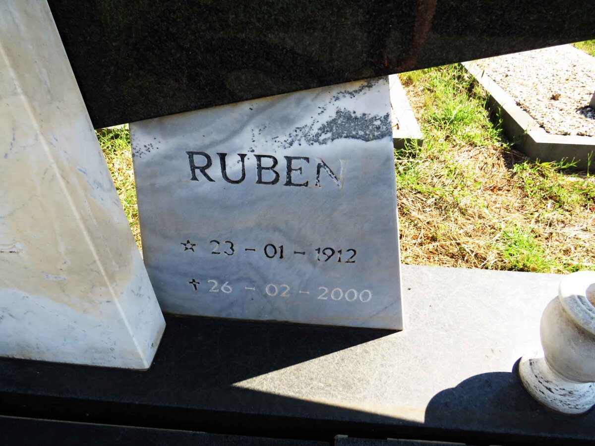 WENTZEL Ruben 1912-2000 & Maria Magdalena Hendrina nee VAN ROOYEN 1915-1990_2