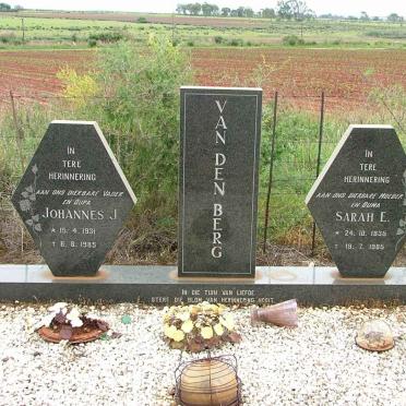 BERG Johannes J., van den 1931-1985 &amp; Sarah E. 1935-1985 