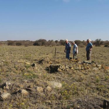 North West, WOLMARANSSTAD district, Kommandodrif, Commandodrift 110 HP farm, farm cemetery