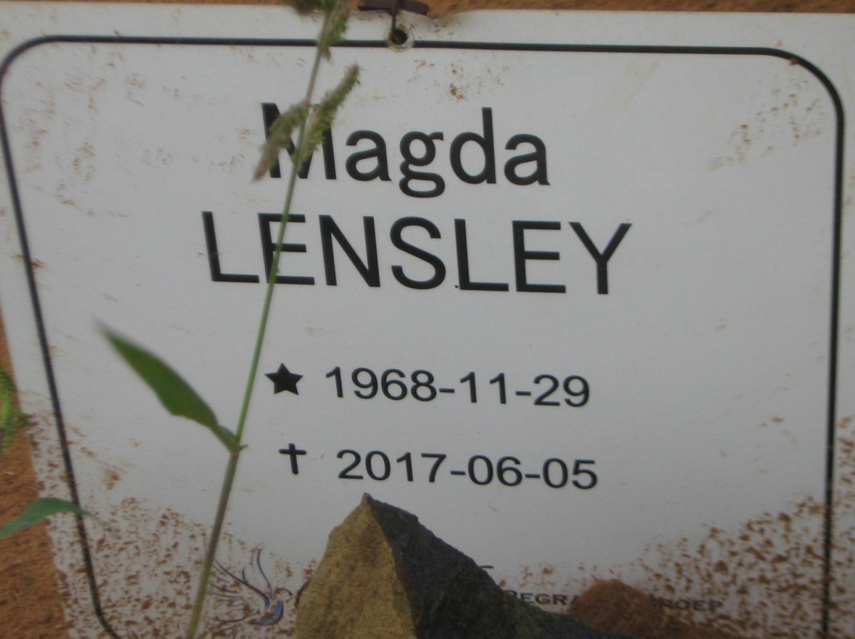 LENSLEY Magda 1968-2017