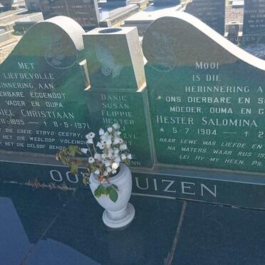 OOSTHUIZEN Daniel Christiaan 1895-1971 &amp; Hester Salomina Maryna 1904-1996