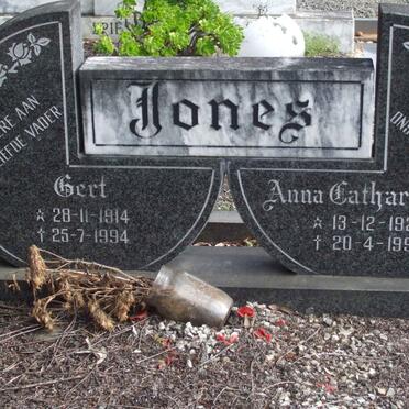 JONES Gert 1914-1994 &amp; Anna Catharina 1926-1994