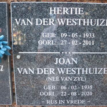 WESTHUIZEN Hertie, van der 1933-2011 &amp; Joan VAN ZYL 1935-2020