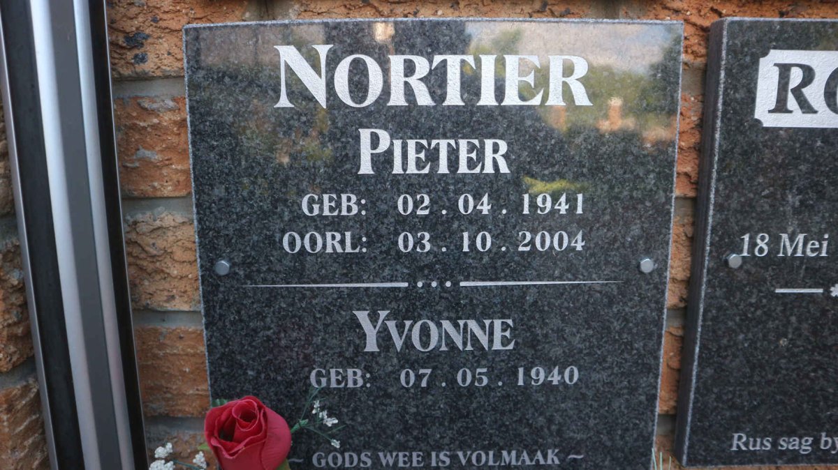 NORTIER Pieter 1941-2004 &amp; Yvonne 1940-