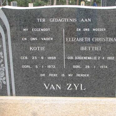 ZYL Kotie, van 1898-1972 &amp; Elizabeth Christina GROENEWALD 1902-1974