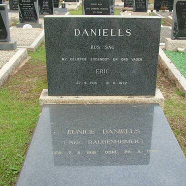 DANIELLS Eric 1915-1972 &amp; Eunice RAUBENHEIMER 1918-1990