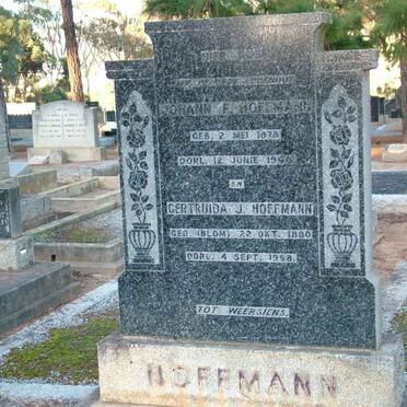 HOFFMANN Johann F. 1878-1946 &amp; Gertruida J. BLOM 1880-1958