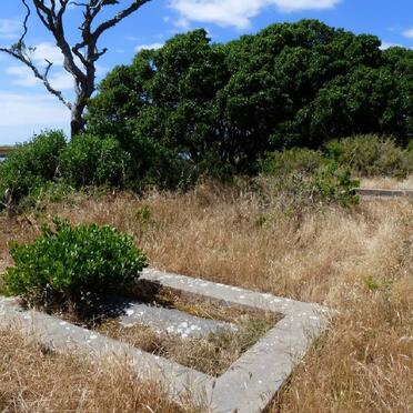 Western Cape, BREDASDORP district, Sout Bosch 286, farm cemetery