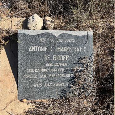 RIDDER Antonie C., de 1894-1955 &amp; Magrietha H.S. OLIVIER ?-?