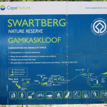 Western Cape, CALITZDORP district, Gamkaskloof, Die Hel, Swartberg Nature Reserve, farm cemetery_1