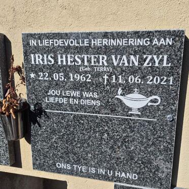ZYL Iris Hester, van nee TERRY 1962-2021