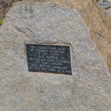 KOTZE J.F. 1897-1954 &amp; M.C. OBERHOLZER 1902-1983