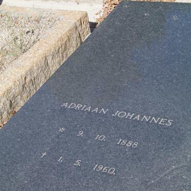 LOUW Adriaan Johannes 1888-1960 &amp; Martha Maria 1893-1987
