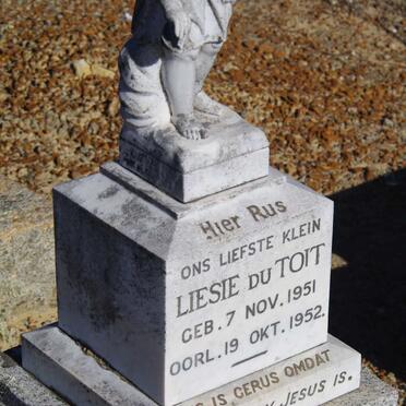TOIT Liesie, du 1951-1952