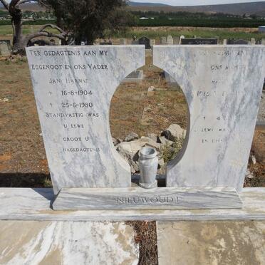 NIEUWOUDT Jan Harmse 1904-1980 & Alida A.J. v.d. MERWE 1907-1992_1