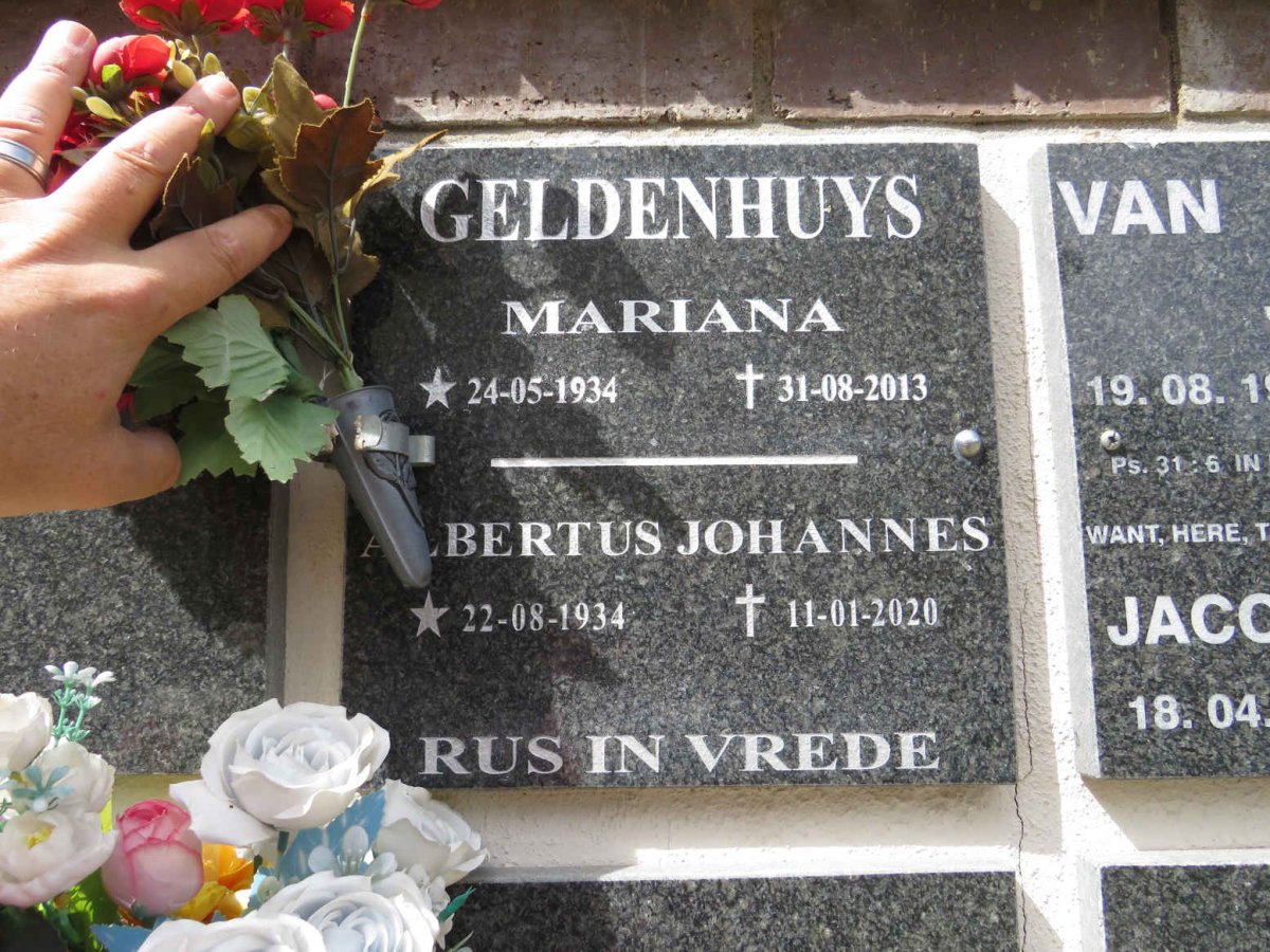 GELDENHUYS Bertus Johannes 1934-2020 & Mariana 1934-2013