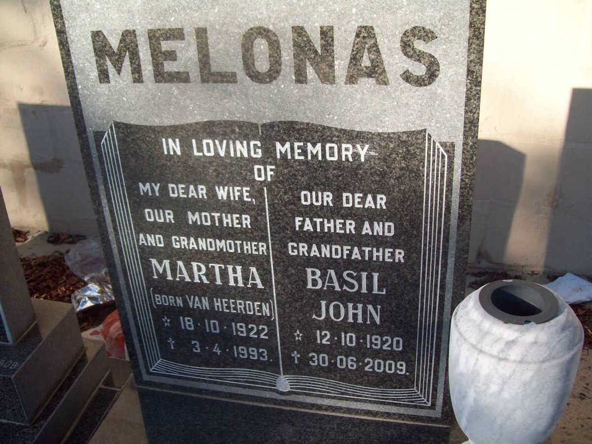 MELONAS Basil John 1920-2009 &amp; Martha VAN HEERDEN 1922-1993