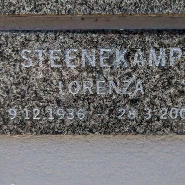 STEENKAMP Lorenza 1936-2001