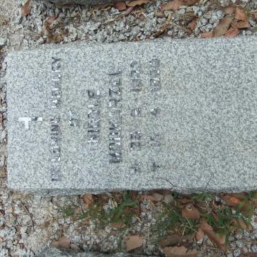 MOUKARZEL Nicole 1973-1990