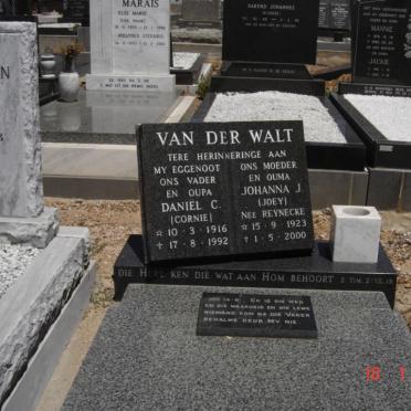 WALT Daniel C., van der 1916-1992 &amp; Johanna J. REYNECKE 1923-2000