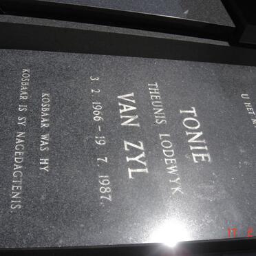 ZYL Theunis Lodewyk, van 1966-1987