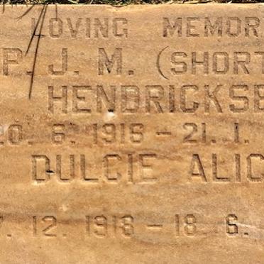 HENDRICKSE P.J.M. 1916-1984 &amp; Dulcie Alice 1918-2006