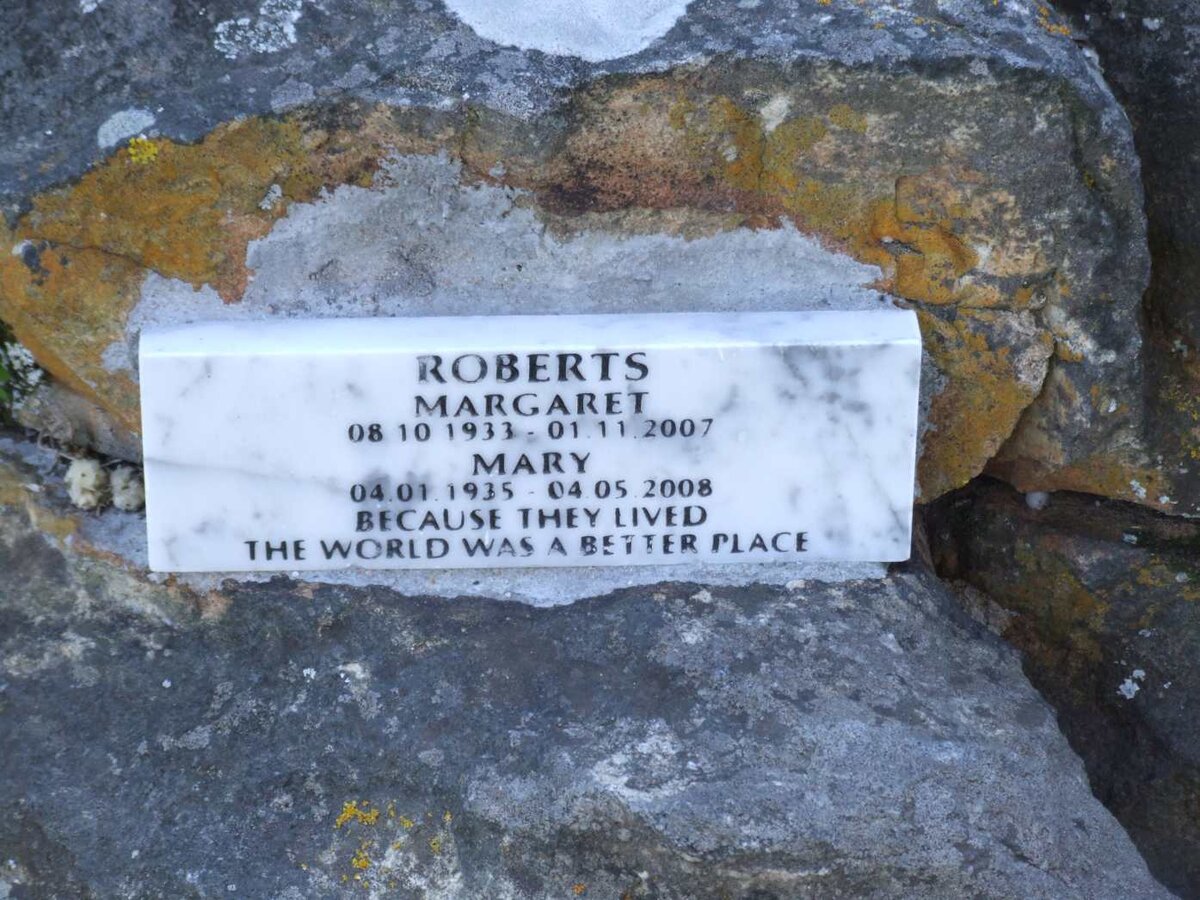 ROBERTS Margaret 1933-2007 :: ROBERTS Mary 1935-2008