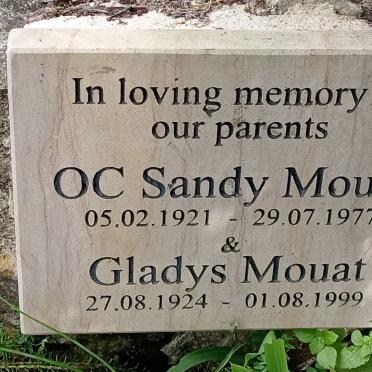 MOUAT O.C. Sandy 1921-1977 &amp; Gladys 1924-1999