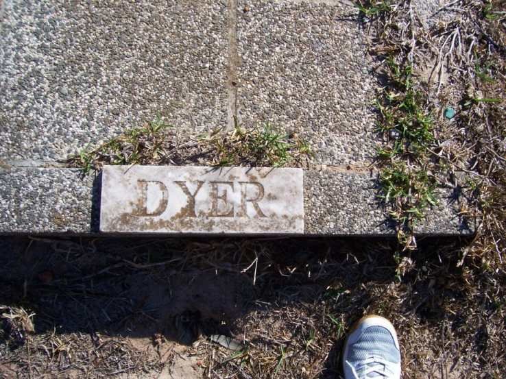 DYER ?