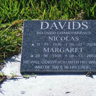 DAVIDS Nicolas 1936-2003 &amp; Margaret 1938-2003